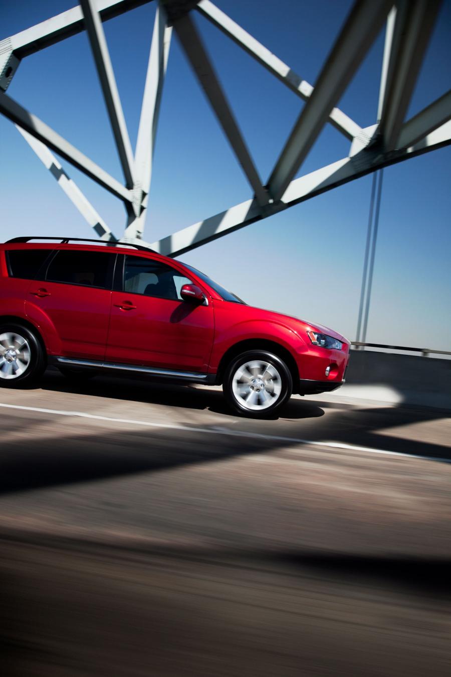  Mitsubishi Outlander 2010 года  (фото 27 из 28)